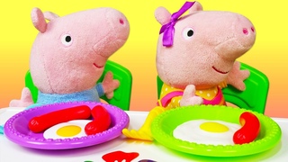 Peppa Pig e George fazem um café da manhã surpreso! História para crianças com brinquedos de pelúcia