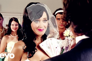 Katy Perry - Hot N Cold (Official)