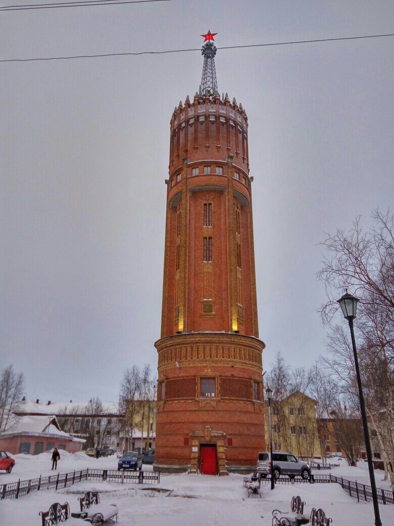 Башня в инте Башня в инте