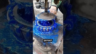 Почему цвет смазки разный