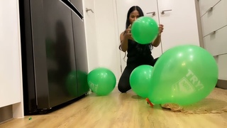 Green NRL Balloons 🎈 Balloon Fun in the Kitchen!!